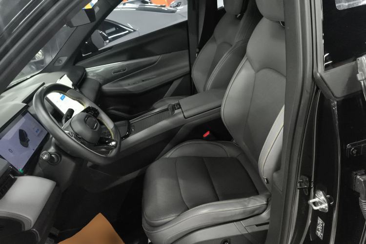 Used Lynk & Co 08 EM-P 2024 120km Long-Range Plus Left Front Seat