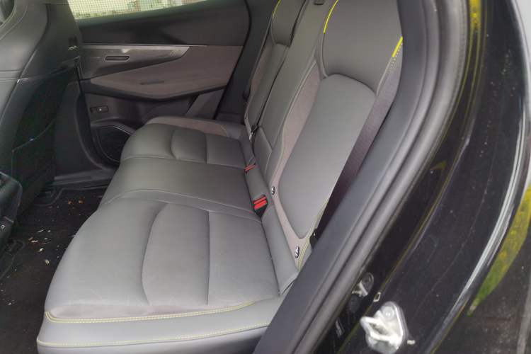 Used Lynk & Co 08 EM-P 2024 120km Long-Range Plus Left Rear Seat