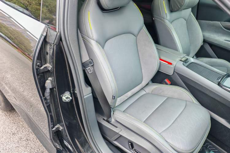 Used Lynk & Co 08 EM-P 2024 120km Long-Range Plus Right Front Seat