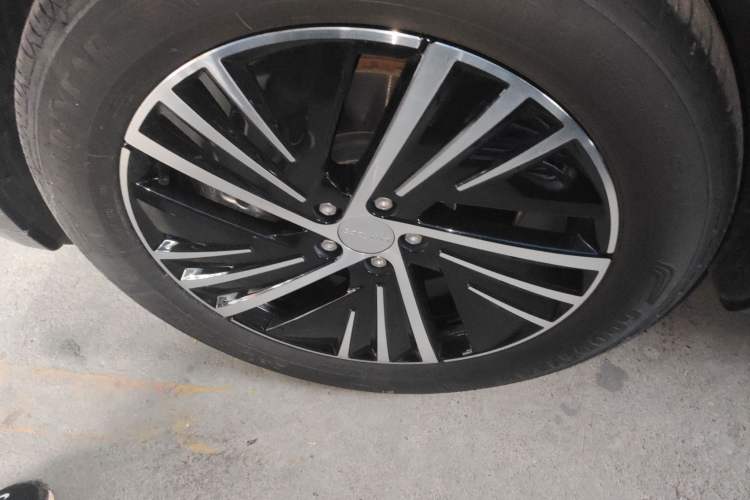 Used Lynk & Co 08 EM-P 2024 120km Long-Range Plus Exterior 7