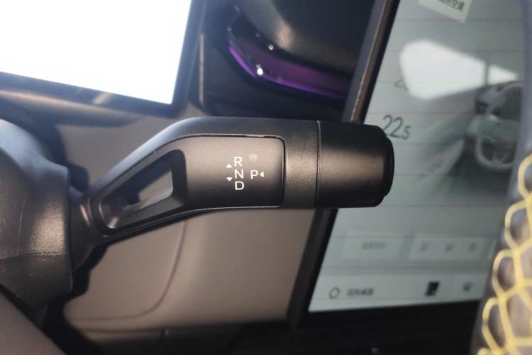 Used Lynk & Co 08 EM-P 2024 120km Long-Range Plus Gear Lever
