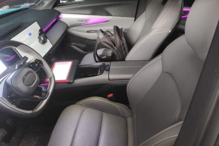 Used Lynk & Co 08 EM-P 2024 120km Long-Range Plus Left Front Seat