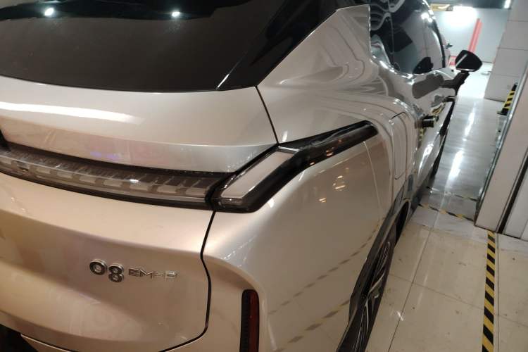 Used Lynk & Co 08 EM-P 2024 120km Long-Range Plus Exterior 3