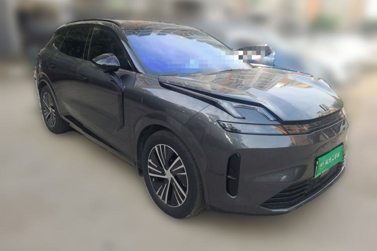 Used Lynk & Co 08 EM-P 2024 120km Long-Range Plus Front Right 45 Deg