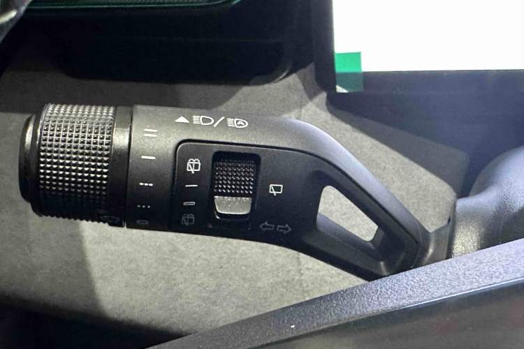 Used Lynk & Co 08 EM-P 2024 120km Long-Range Plus Interior 4