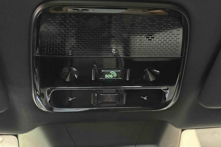 Used Lynk & Co 08 EM-P 2024 120km Long-Range Plus Interior 6