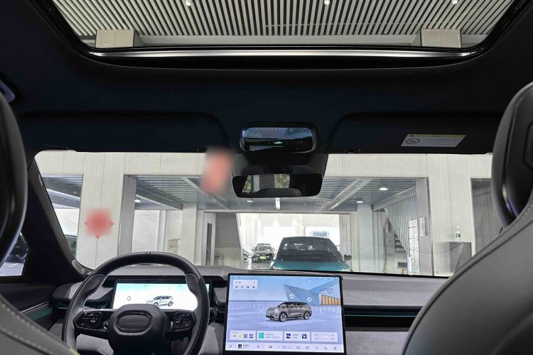 Used Lynk & Co 08 EM-P 2024 120km Long-Range Plus Interior 9