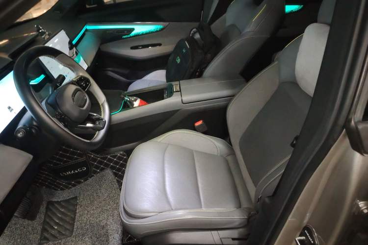 Used Lynk & Co 08 EM-P 2024 120km Long-Range Plus Left Front Seat