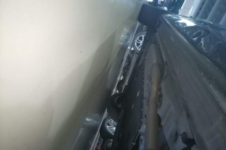 Used Lynk & Co 08 EM-P 2024 120km Long-Range Plus Left Side Sill