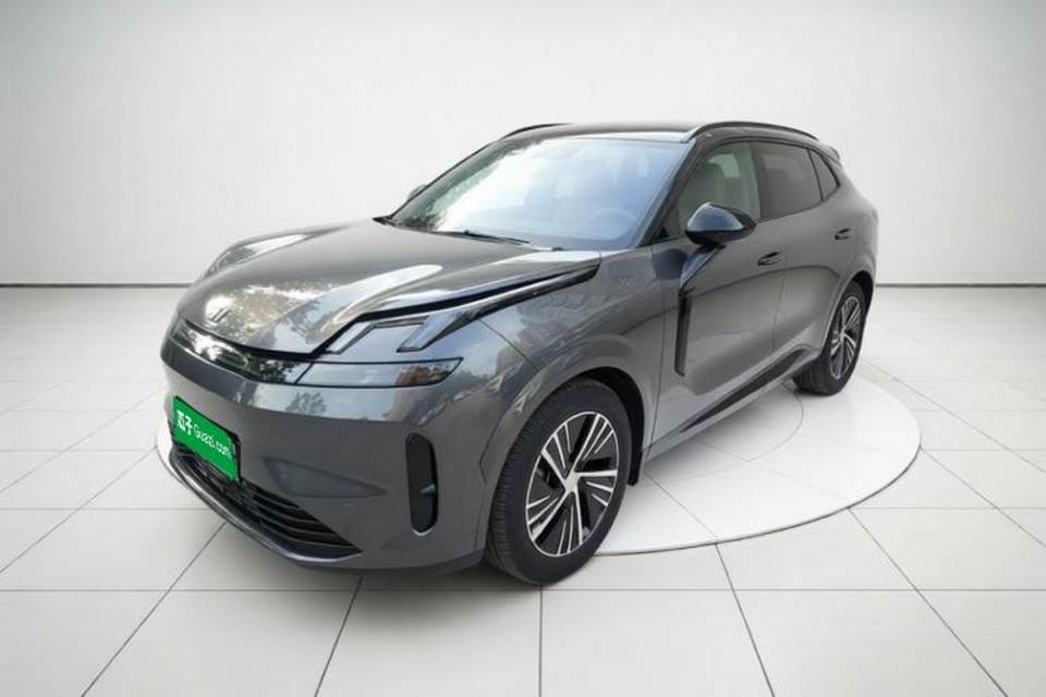 Lynk & Co 08 EM-P 2024