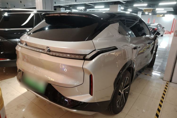 Used Lynk & Co 08 EM-P 2024 120km Long-Range Plus Rear Right 45 Deg