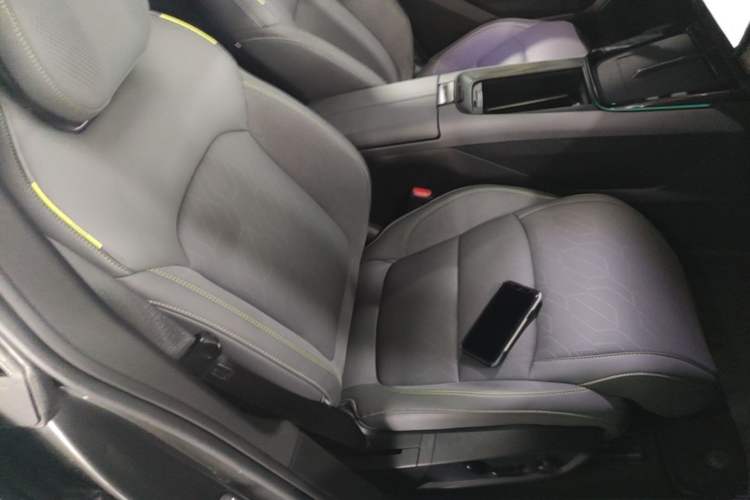 Used Lynk & Co 08 EM-P 2024 120km Long-Range Plus Right Front Seat