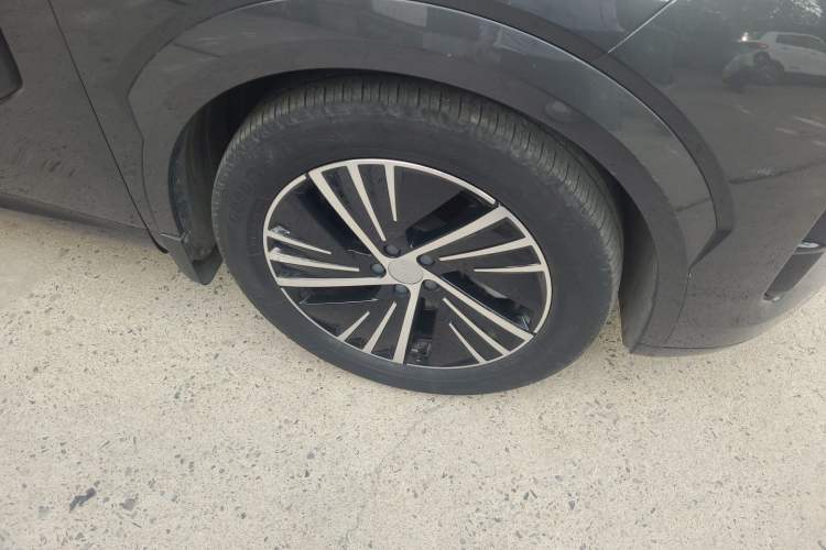 Used Lynk & Co 08 EM-P 2024 120km Long-Range Plus Right Front Wheel Hub