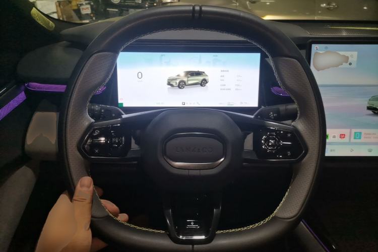 Used Lynk & Co 08 EM-P 2024 120km Long-Range Plus Steering Wheel