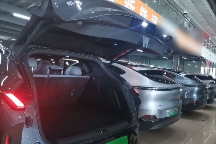 Used Lynk & Co 08 EM-P 2024 120km Long-Range Plus Trunk