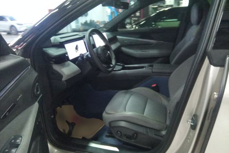 Used Lynk & Co 08 EM-P 2024 120km Long-Range Plus Driver Seat