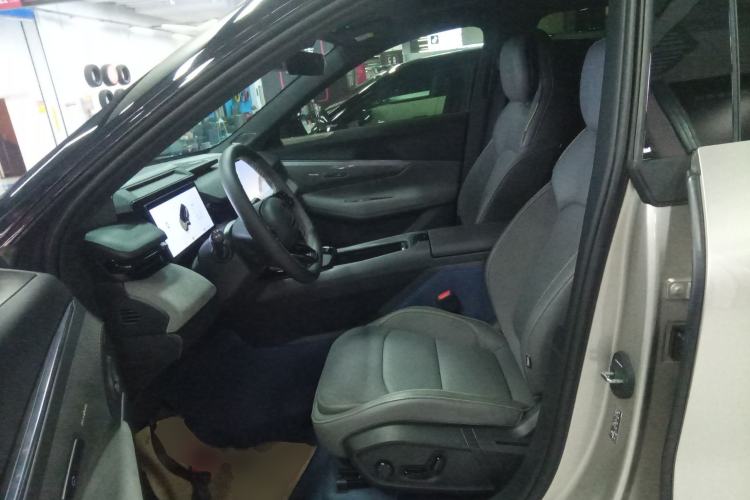 Used Lynk & Co 08 EM-P 2024 120km Long-Range Plus Left Front Seat