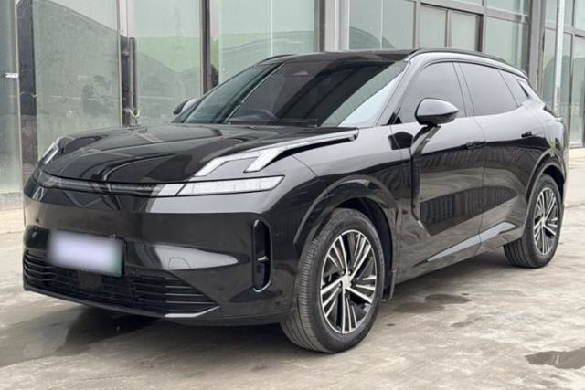 Used Lynk & Co 08 EM-P 2025 120km Long-Range Halo