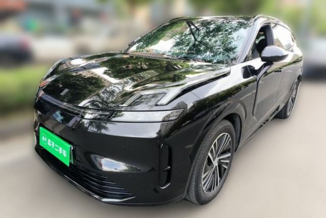 Used Lynk & Co 08 EM-P 2025 120km Long-Range Halo