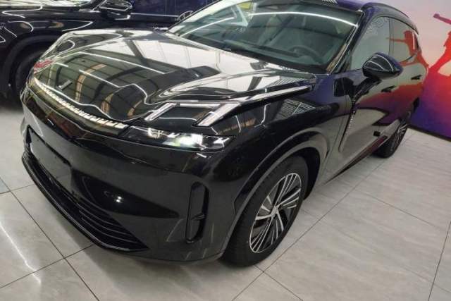 Used Lynk & Co 08 EM-P 2025 120km Long-Range Halo