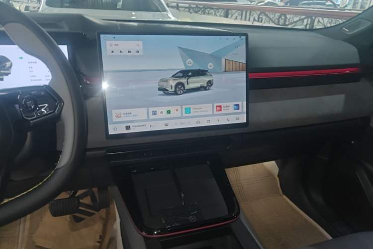 Used Lynk & Co 08 EM-P 2025 120km Long-Range Halo Audio And AC Panel