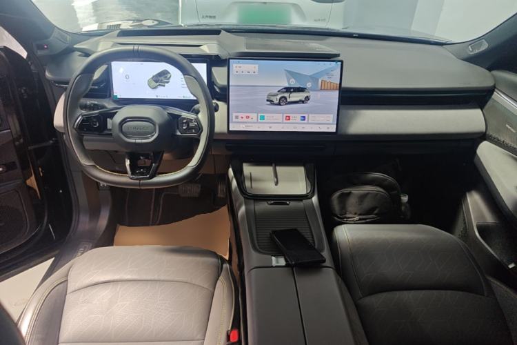 Used Lynk & Co 08 EM-P 2025 120km Long-Range Halo Center Console