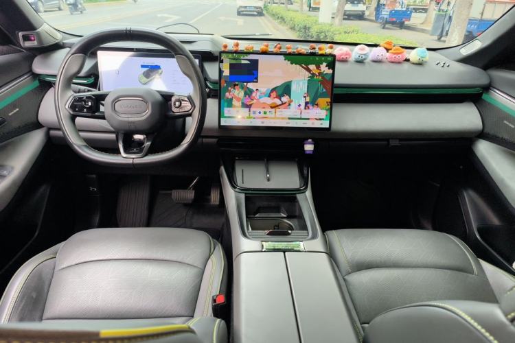 Used Lynk & Co 08 EM-P 2025 120km Long-Range Halo Center Console