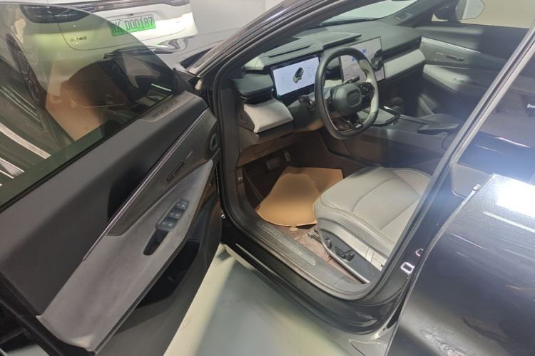 Used Lynk & Co 08 EM-P 2025 120km Long-Range Halo Driver Seat
