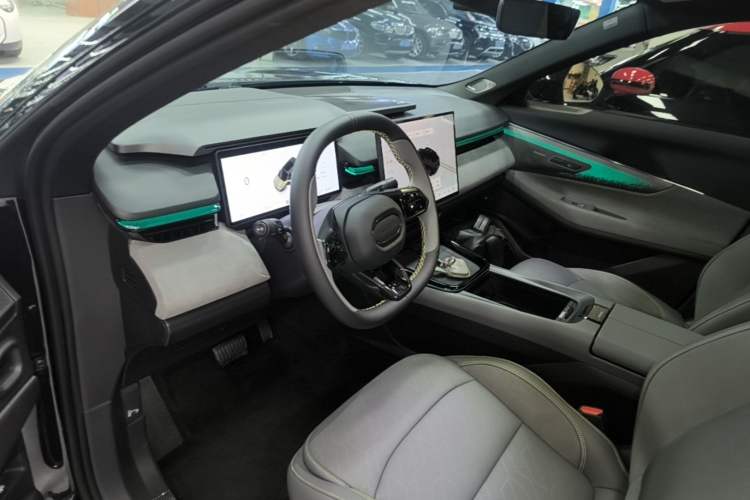 Used Lynk & Co 08 EM-P 2025 120km Long-Range Pro Driver Seat