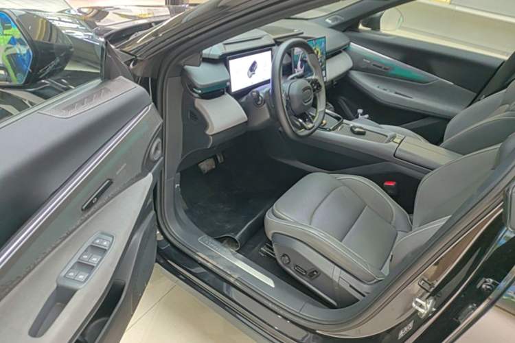 Used Lynk & Co 08 EM-P 2025 120km Long-Range Halo Driver Seat