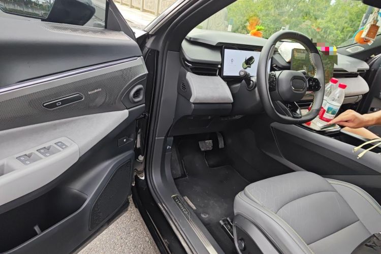Used Lynk & Co 08 EM-P 2025 245 km Ultra-Long Range Pro Driver Seat