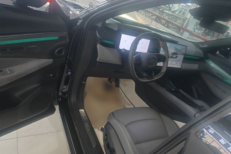 Used Lynk & Co 08 EM-P 2025 120km Long-Range Halo Driver Seat