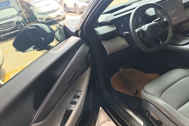 Used Lynk & Co 08 EM-P 2025 245km Ultra-Long Range Halo Driver Seat