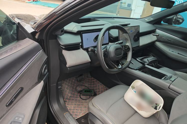 Used Lynk & Co 08 EM-P 2025 245km Ultra-Long Range Halo Driver Seat