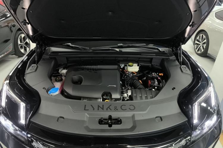 Used Lynk & Co 08 EM-P 2025 120km Long-Range Pro Engine Bay