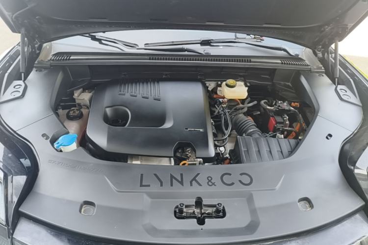 Used Lynk & Co 08 EM-P 2025 120km Long-Range Pro Engine Bay