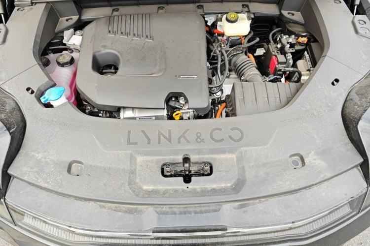 Used Lynk & Co 08 EM-P 2025 245 km Ultra-Long Range Pro Engine Bay
