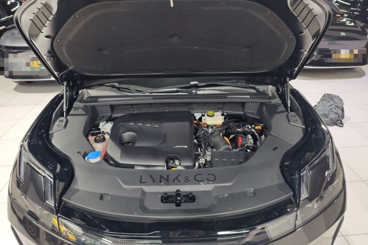Used Lynk & Co 08 EM-P 2025 120km Long-Range Pro Engine Bay