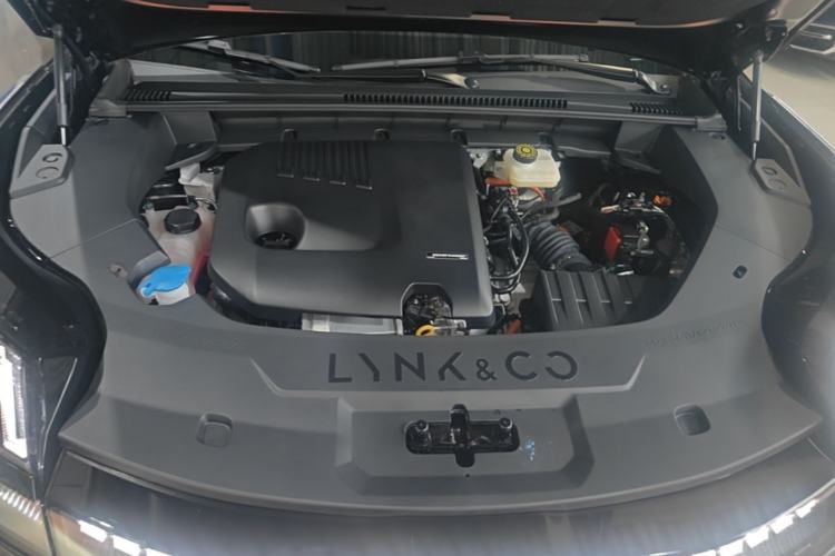 Used Lynk & Co 08 EM-P 2025 120km Long-Range Halo Engine Bay