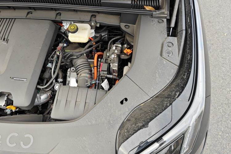 Used Lynk & Co 08 EM-P 2025 245 km Ultra-Long Range Pro Engine Bay Left