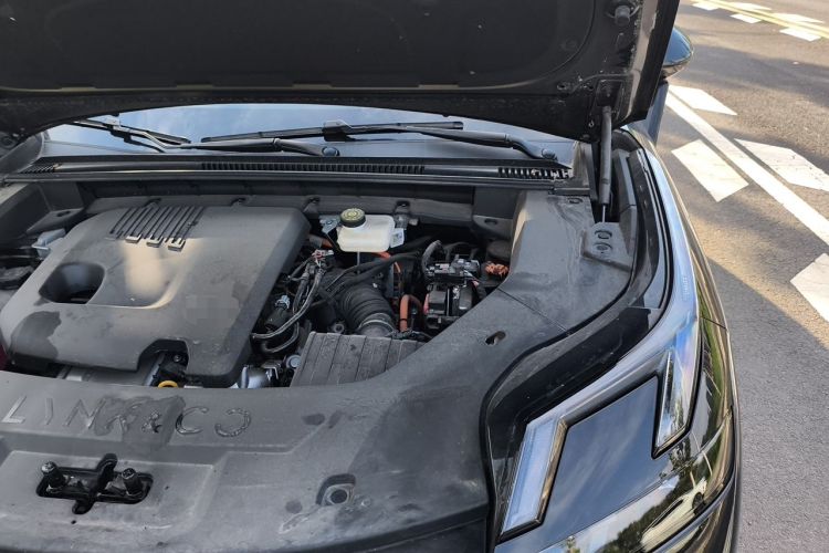 Used Lynk & Co 08 EM-P 2025 120km Long-Range Pro Engine Bay Left