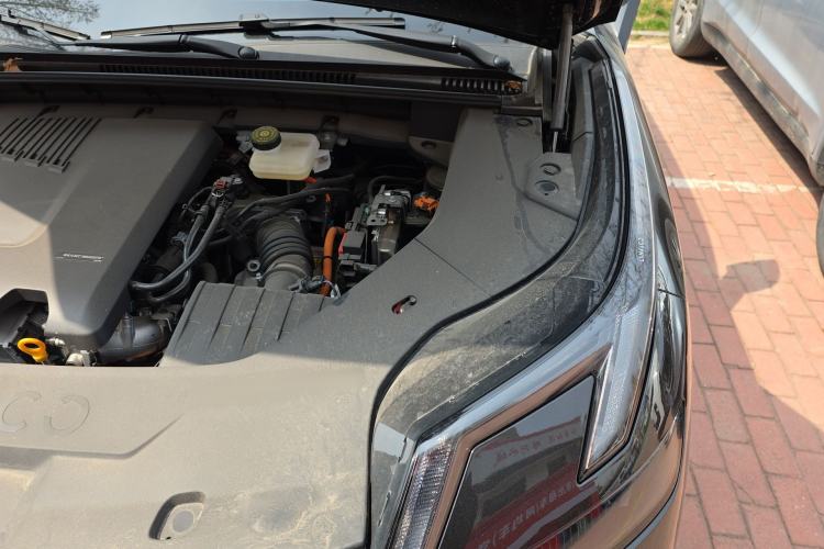 Used Lynk & Co 08 EM-P 2025 120km Long-Range Pro Engine Bay Left