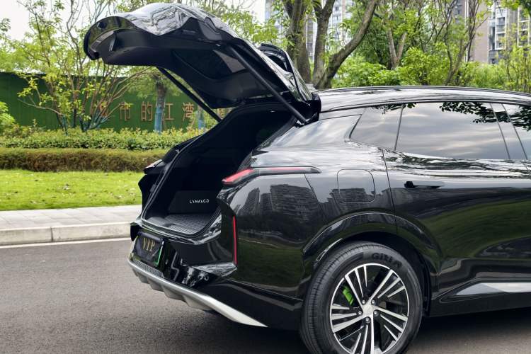 Used Lynk & Co 08 EM-P 2025 120km Long-Range Pro Engine Bay