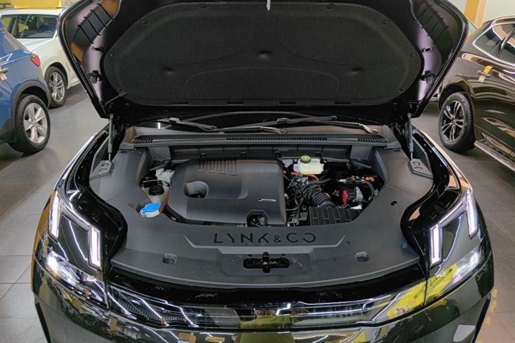 Used Lynk & Co 08 EM-P 2025 120km Long-Range Pro Engine Bay
