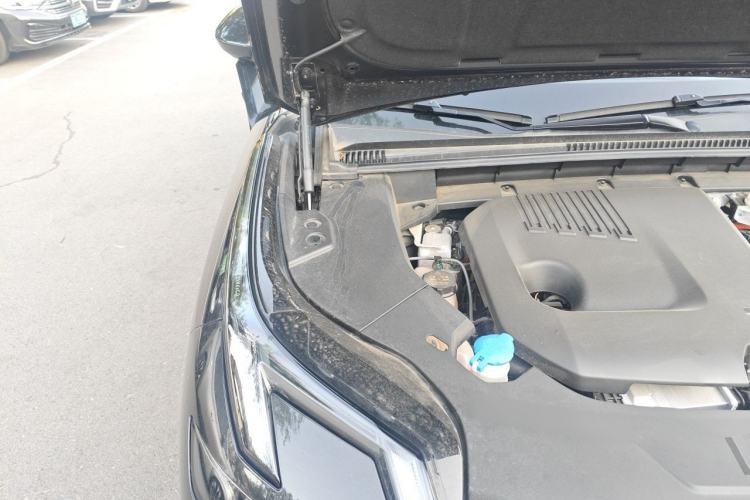 Used Lynk & Co 08 EM-P 2025 245 km Ultra-Long Range Pro Engine Bay Right