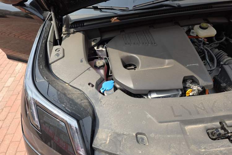 Used Lynk & Co 08 EM-P 2025 120km Long-Range Pro Engine Bay Right