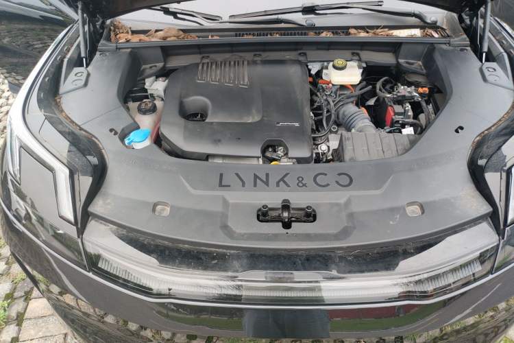 Used Lynk & Co 08 EM-P 2025 120km Long-Range Pro Engine Bay