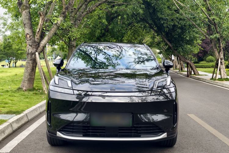 Used Lynk & Co 08 EM-P 2025 120km Long-Range Pro Exterior 1