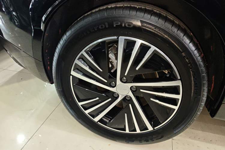 Used Lynk & Co 08 EM-P 2025 120km Long-Range Pro Exterior 5