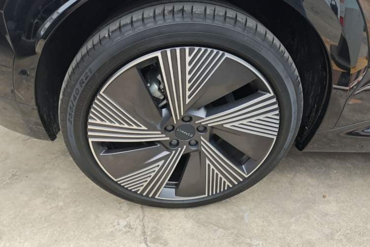 Used Lynk & Co 08 EM-P 2025 245km Ultra-Long Range Halo Exterior 5